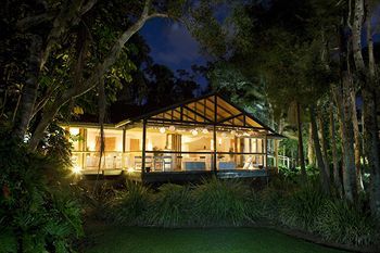 Hotel Breakfree Aanuka Beach Resort