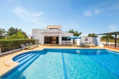 Porches Villa Sleeps 6 Air Con Wifi