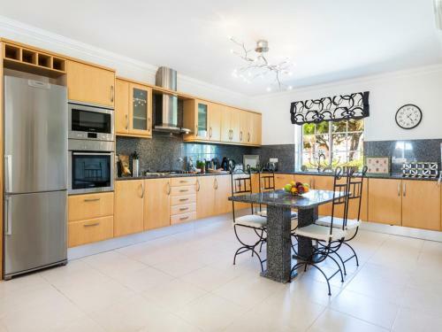 Vale Do Garrao Villa Sleeps 8 Pool Air Con Wifi