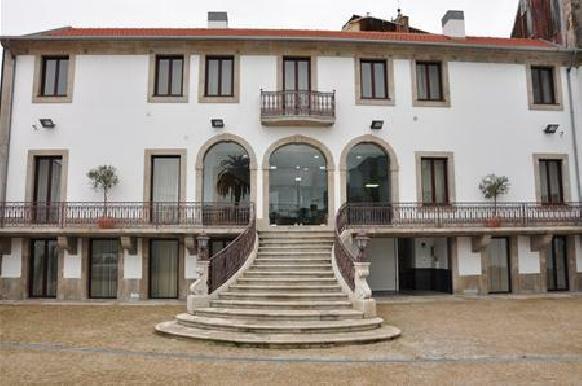 Aparthotel Vitoria Village