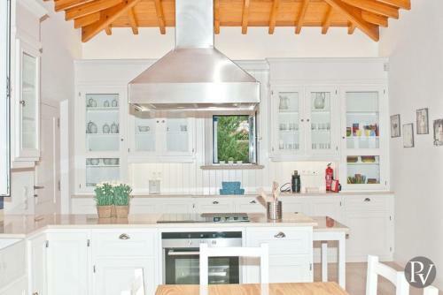 Olhos De Agua Villa Sleeps 10 Pool Air Con Wifi