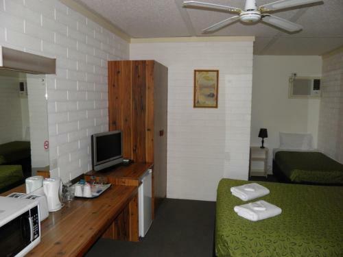 Hotel 7th Street Motel