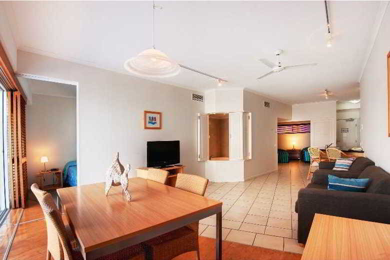 Hotel Rolling Surf Resort