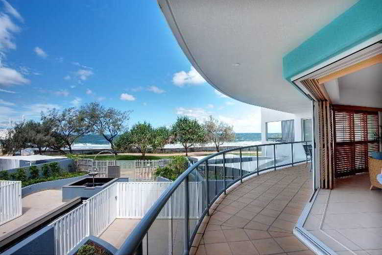 Hotel Rolling Surf Resort
