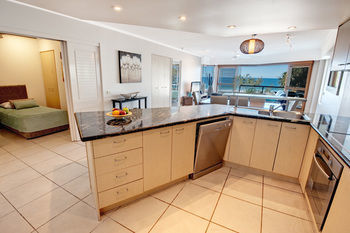 Hotel Rolling Surf Resort