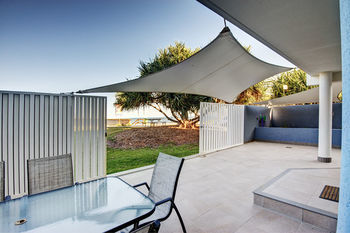 Hotel Rolling Surf Resort