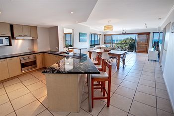 Hotel Rolling Surf Resort