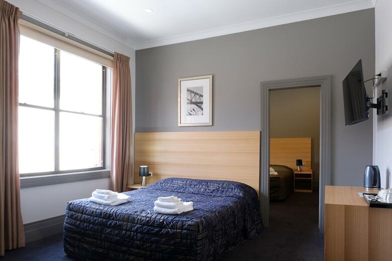 Royal Exhibition Hotel