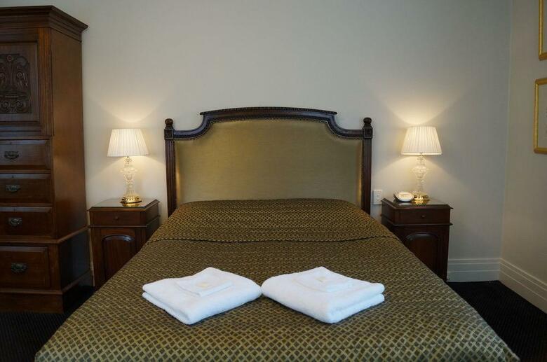 Royal Exhibition Hotel