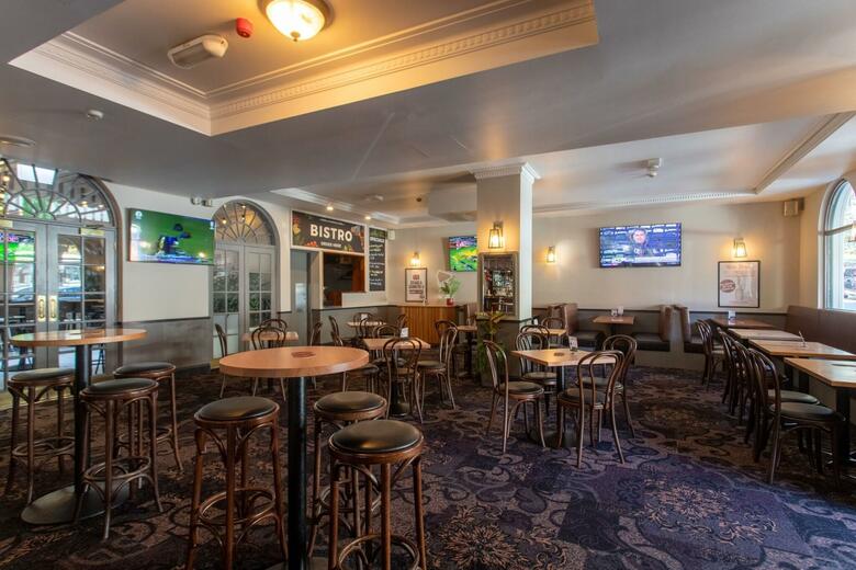 Royal Exhibition Hotel
