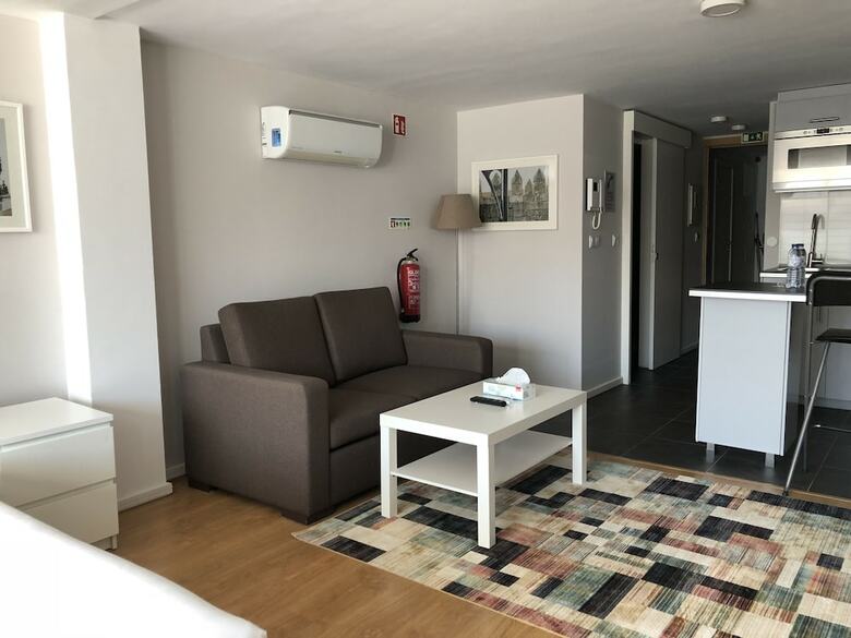 Be Oporto Apartments Cl�rigos