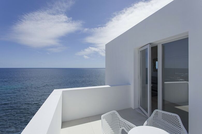 Hotel White Exclusive Suites & Villas