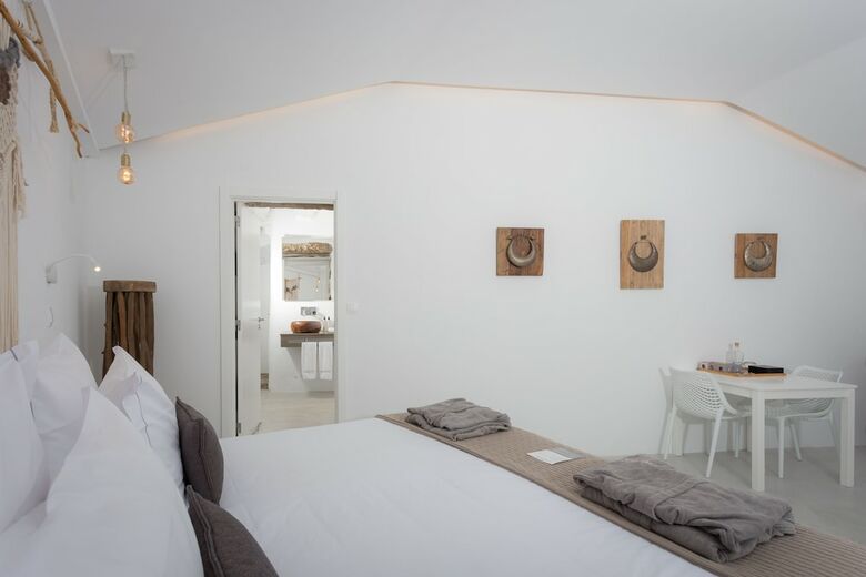 Hotel White Exclusive Suites & Villas