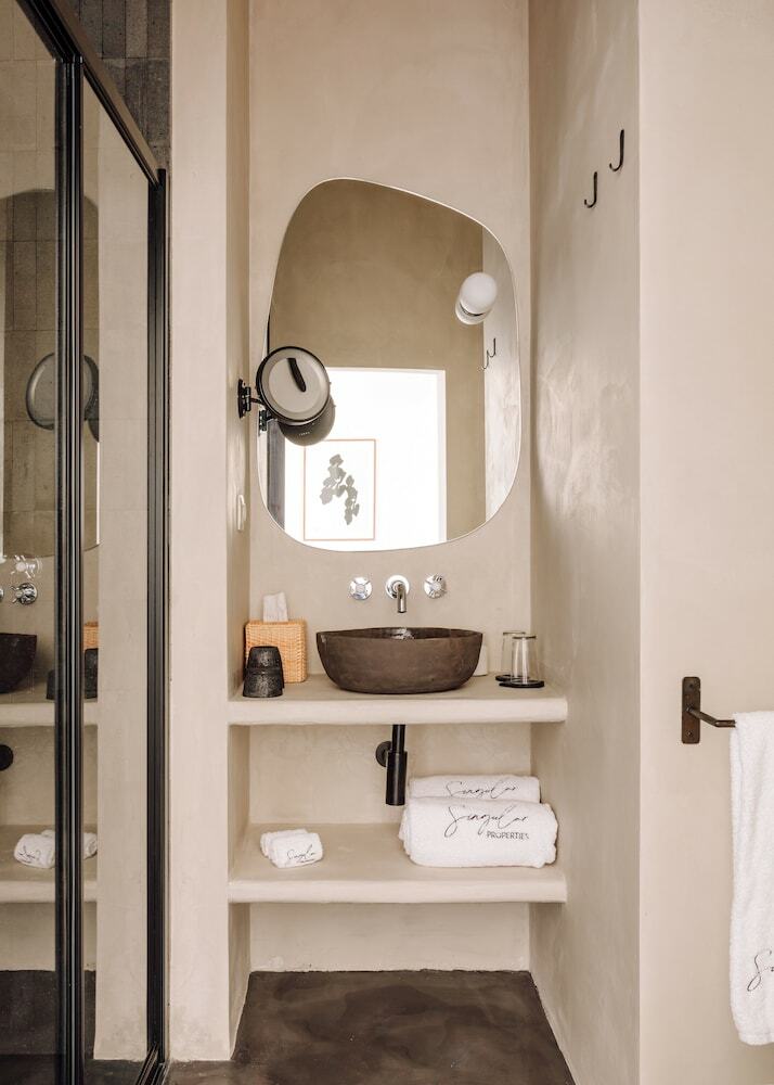 Hotel White Exclusive Suites & Villas