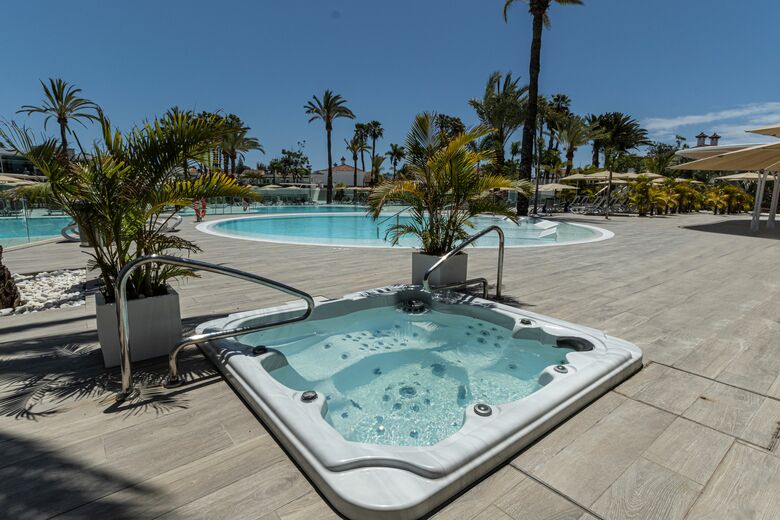 Apartamentos Livvo Dunagolf Suites