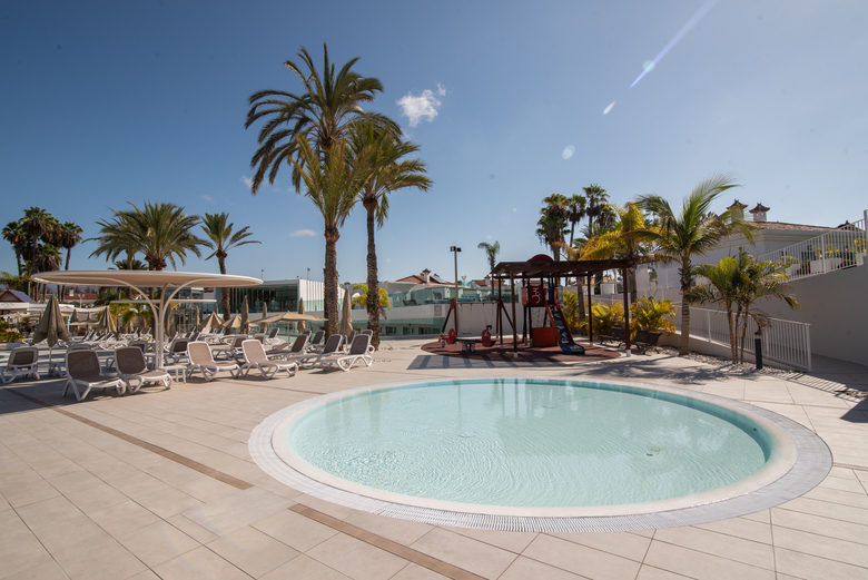 Apartamentos Livvo Dunagolf Suites