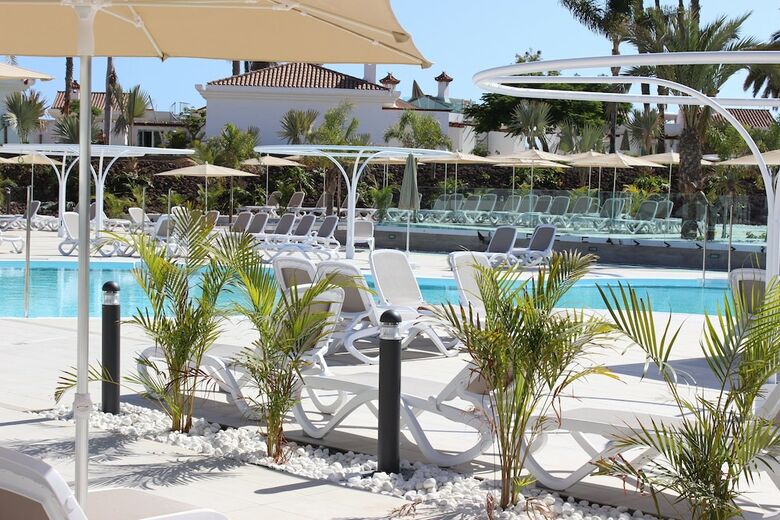 Apartamentos Livvo Dunagolf Suites