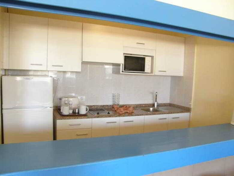 R2 Bah�a Kontiki Beach Apartments