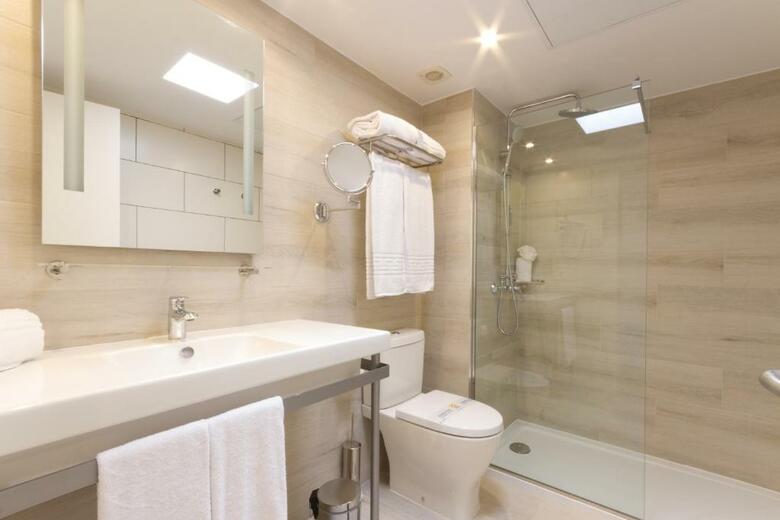 R2 Bah�a Kontiki Beach Apartments