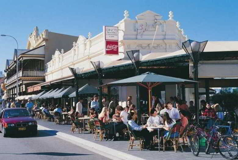 Pier 21 Apartments Hotel
