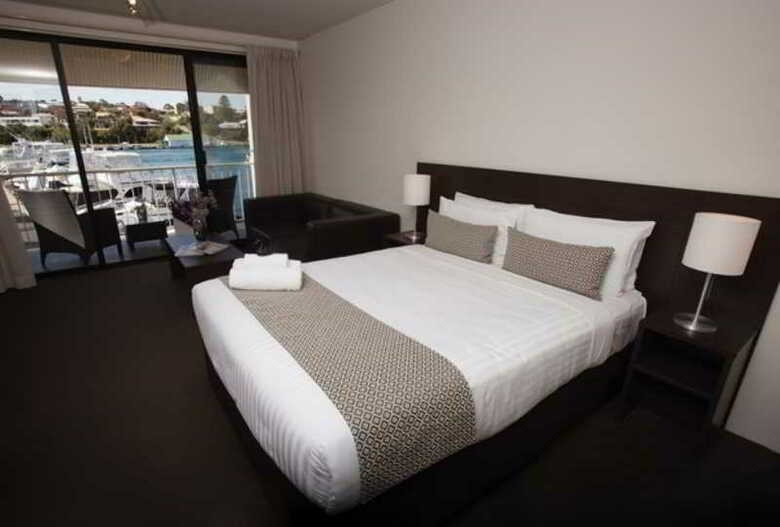 Pier 21 Apartments Hotel