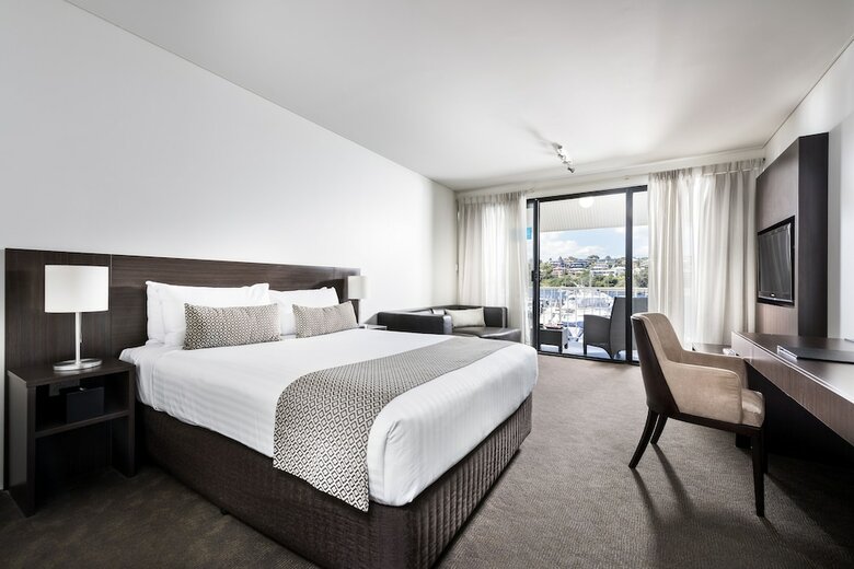 Pier 21 Apartments Hotel