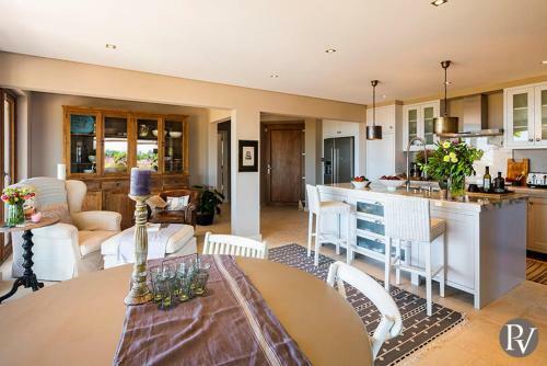 Carvoeiro Villa Sleeps 10 Pool Air Con Wifi