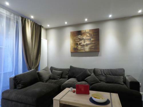 Apartment With Balcony In City Center
