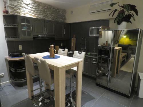 Apartment With Balcony In City Center
