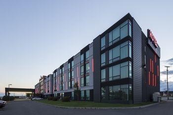 Hotel H�tel & Suites Normandin