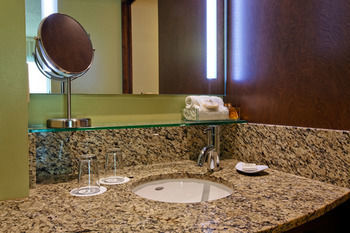 Hotel H�tel & Suites Normandin
