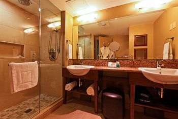 Hotel H�tel & Suites Normandin