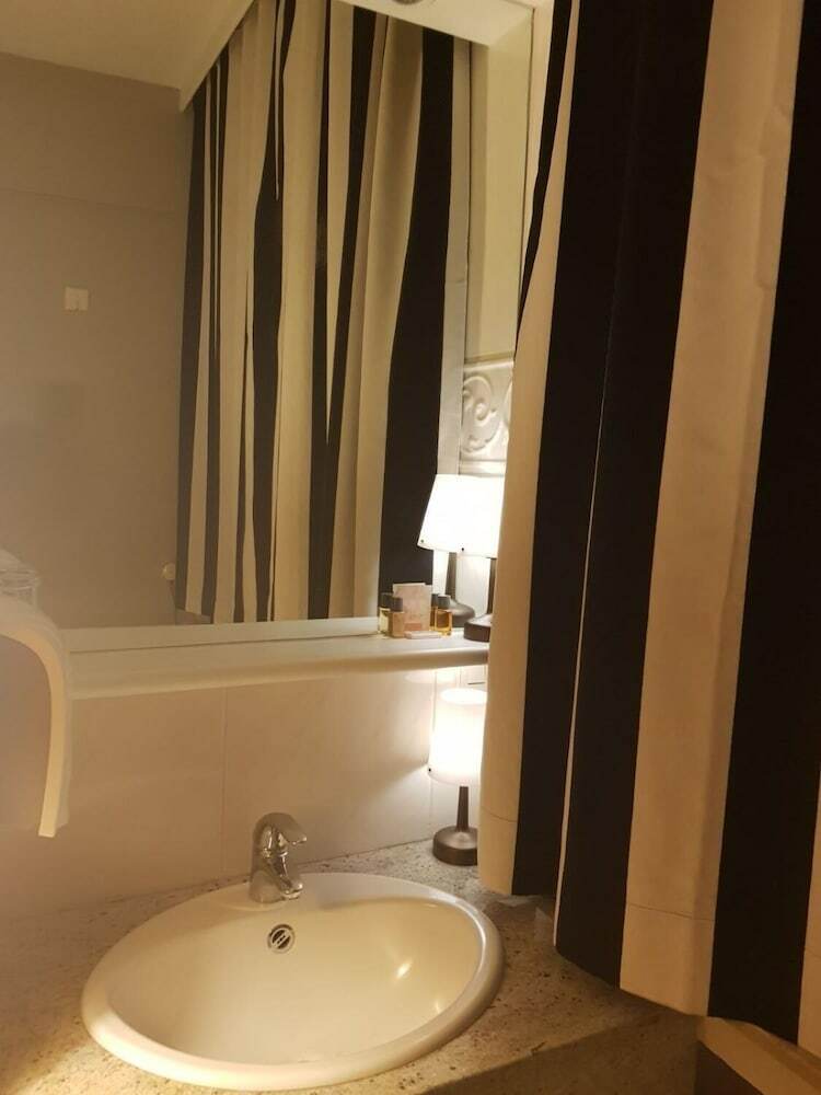 Hotel Madeleine Budget Rooms Grand Place
