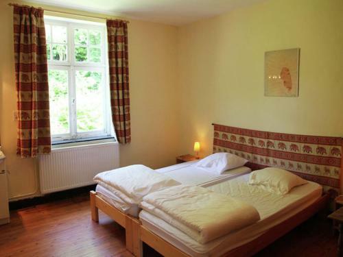 Cozy Villa Near Forest In Huy