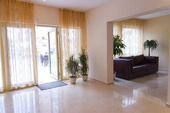 Arena Tarnovo Hotel