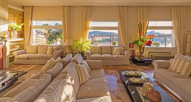 Montjoi By Brava Hoteles