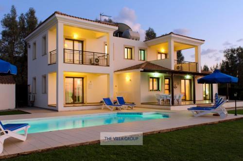 Villa 382