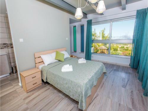 Three-bedroom Holiday Home In Argaka