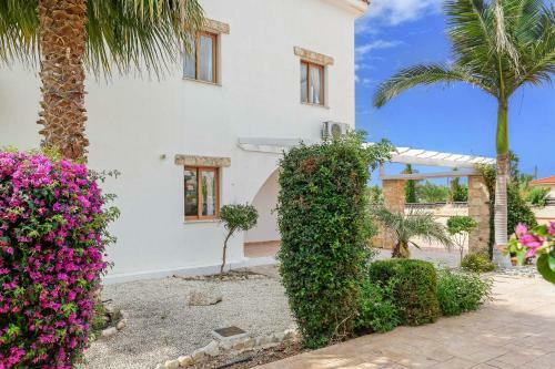 Argaka Beach Villa