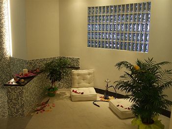 Tus' Hotel