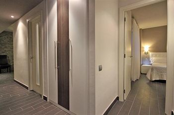 Lagaya Apartments & Spa