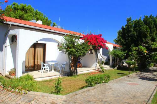 Hotel Bare Hills Guest Rooms