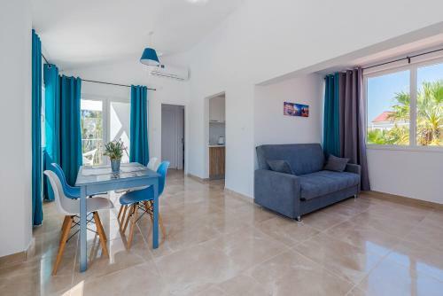 Color Cyprus Amozoniu Apartments