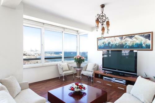 Laila's Seaview Penthouse Apartments