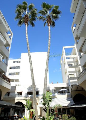 Penelopi Court Apartment 102
