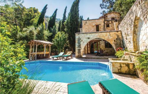 Three-bedroom Holiday Home In Miliou Paphos