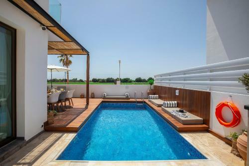 Louis Chris Le Mare Luxury Villa
