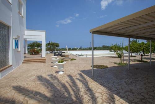 ?imagine Renting A Villa With Very Large Pool? Protaras Villa 98