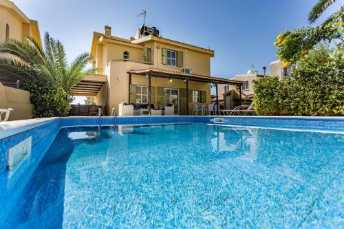 Villa Chrysa