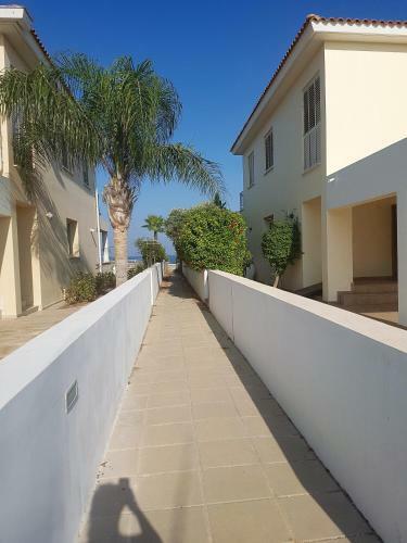 Med View Bungalows